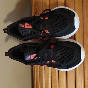 NEW BALANCE / WOMEN'S RUNNERS. Size 7.5
